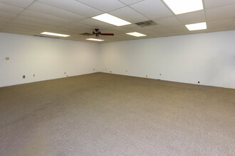 3040 W Market St, Fairlawn, OH for lease Interior Photo- Image 2 of 3