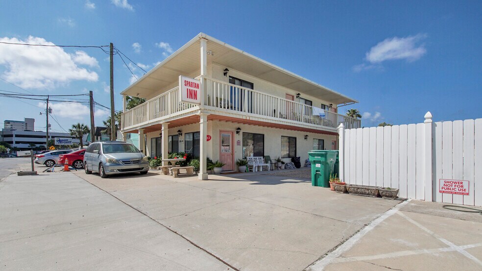 8614 Surf Dr, Panama City Beach, FL à vendre - Photo du bâtiment - Image 1 de 32