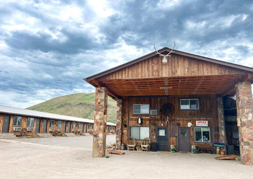 10763 US Highway 30, Cokeville, WY à vendre - Photo du bâtiment - Image 3 de 63