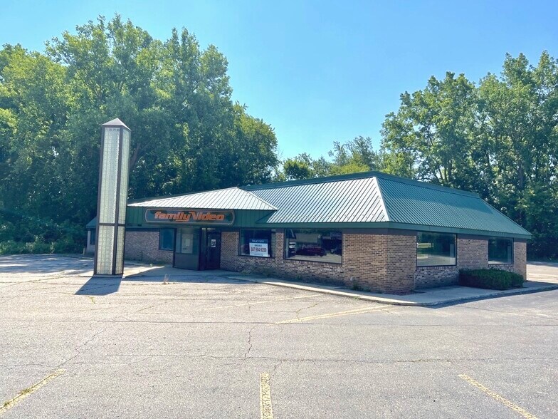 488 S Dexter St, Ionia, MI for lease - Building Photo - Image 2 of 6