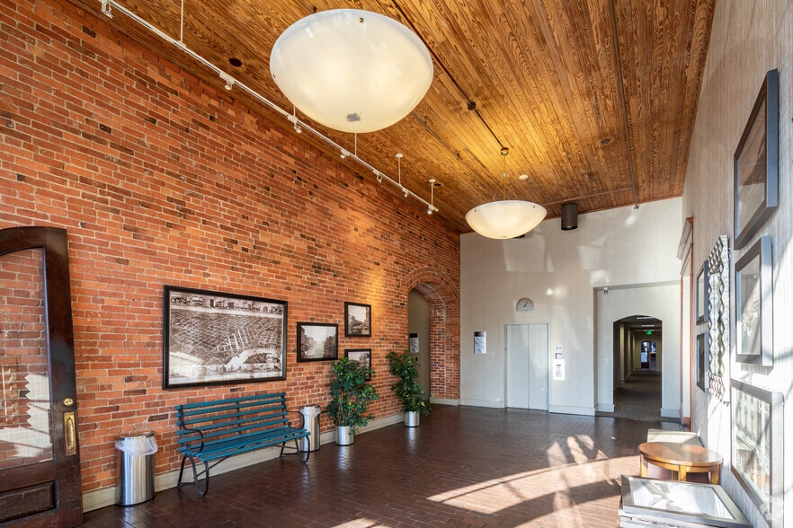 260 Commerce St, Montgomery, AL for sale - Lobby - Image 1 of 34