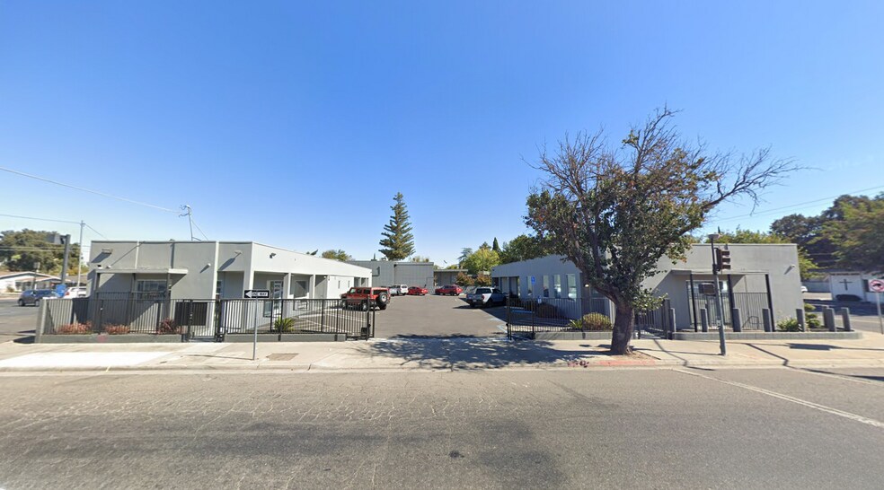 450 Burney St, Modesto, CA for sale - Primary Photo - Image 1 of 35