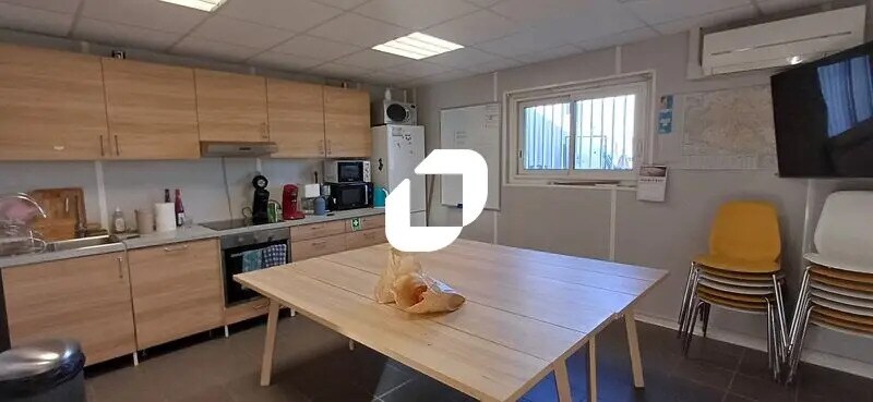 Office in Gargenville for lease - Interior Photo - Image 2 of 13