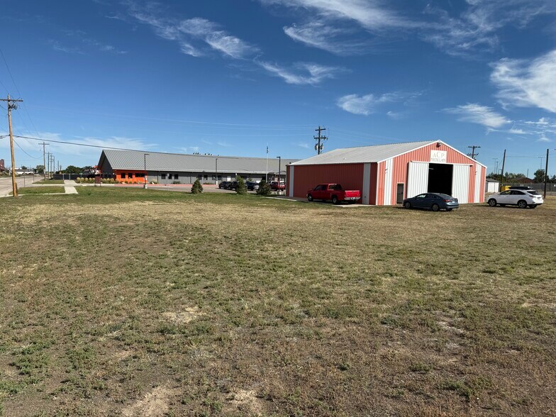 735 Palmer Ave, Bennett, CO à vendre - Photo du bâtiment - Image 3 de 18