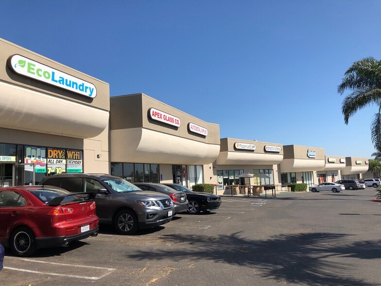 1655-1660 Broadway, Chula Vista, CA for lease - Building Photo - Image 1 of 3