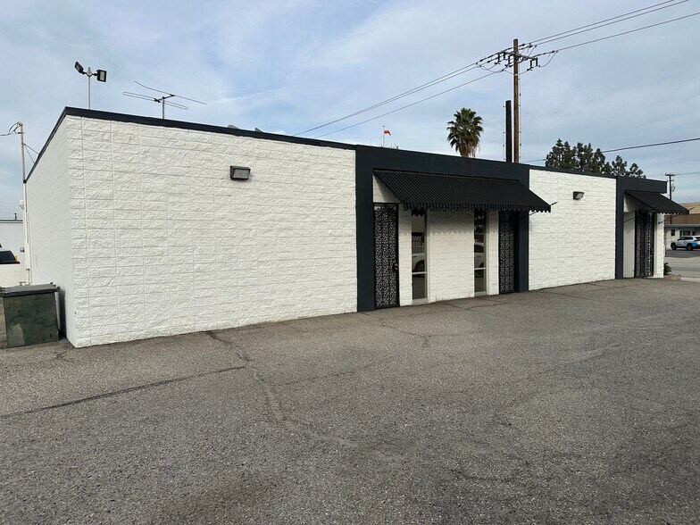 2525 H St, Bakersfield, CA à vendre - Photo du bâtiment - Image 3 de 11