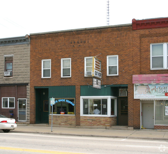 124 N Main St, Fort Atkinson, WI for sale - Primary Photo - Image 1 of 1