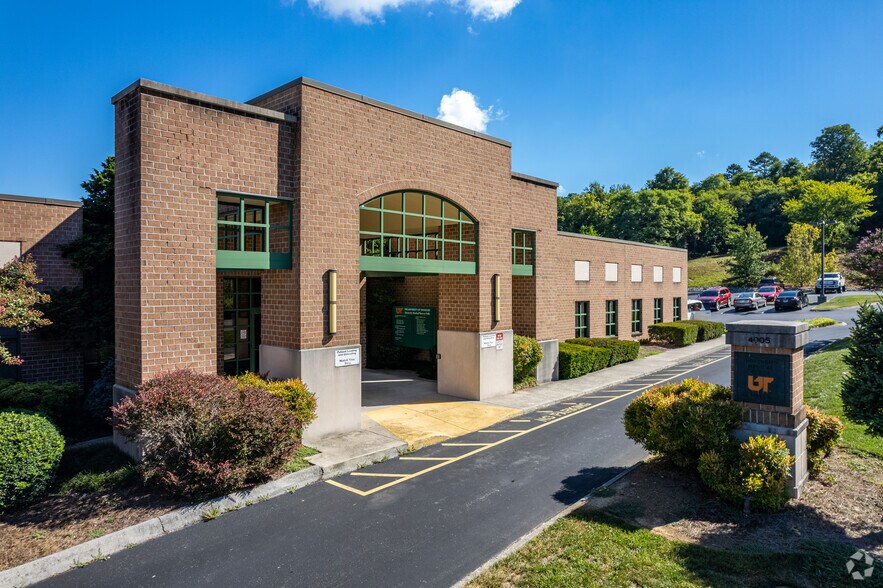4005 Fountain Valley Dr, Knoxville, TN à louer - Photo du bâtiment - Image 2 de 17