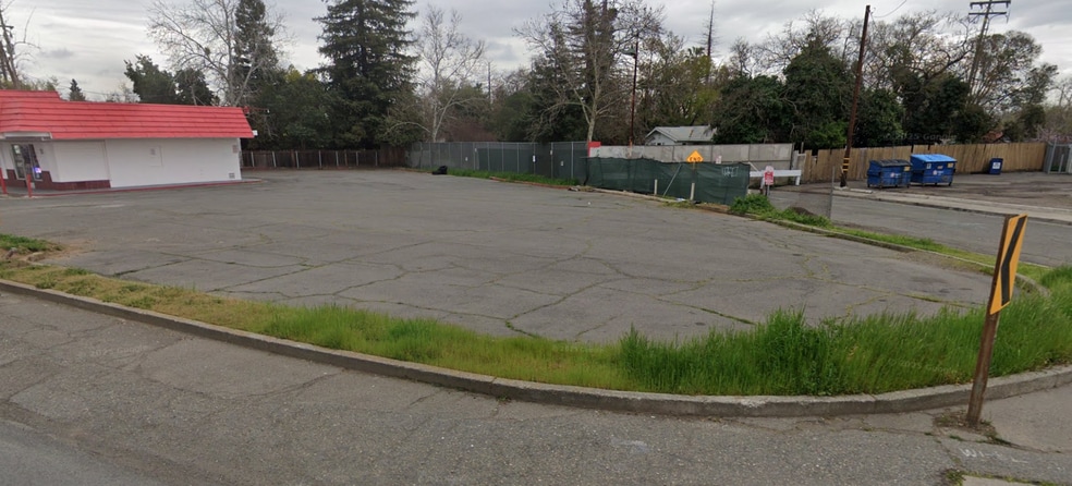 2200 Marconi Ave, Sacramento, CA à vendre - Photo du bâtiment - Image 2 de 4