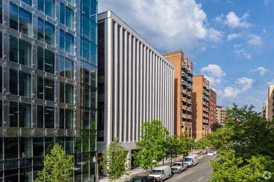 2120 L St NW, Washington, DC à louer - Photo du bâtiment - Image 2 de 7