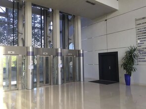 Office in Alfortville for lease Building Photo- Image 1 of 5