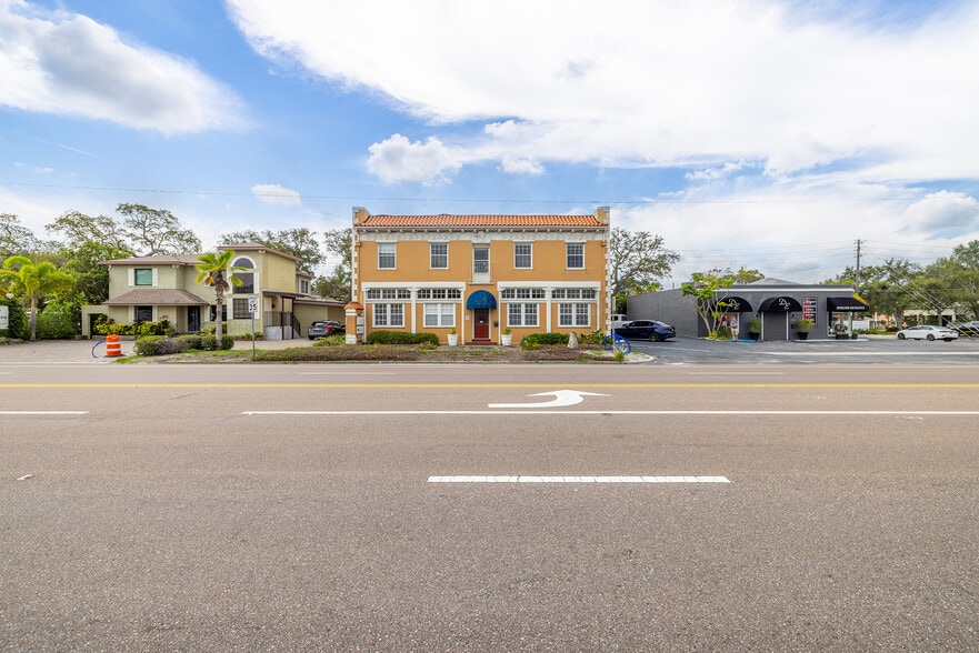 7024 Central Ave, Saint Petersburg, FL for lease - Building Photo - Image 3 of 48