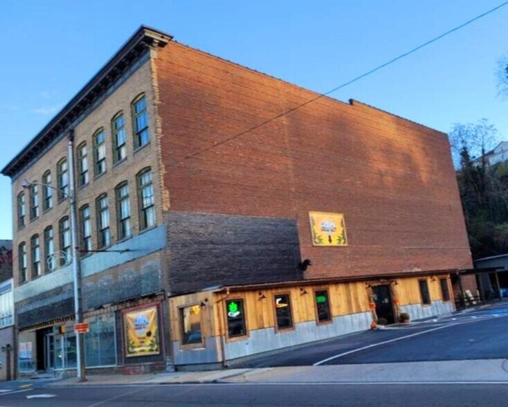 237 E Broadway, Newport, TN à louer - Photo du bâtiment - Image 2 de 4