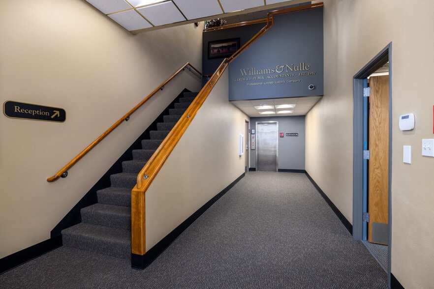 407 Pine St, Mount Vernon, WA for lease - Interior Photo - Image 2 of 8