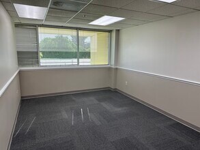 498 Palm Springs Dr, Altamonte Springs, FL for lease Interior Photo- Image 2 of 2
