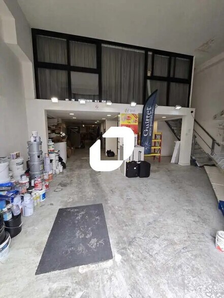 Office in Bagnolet for sale - Lobby - Image 1 of 5