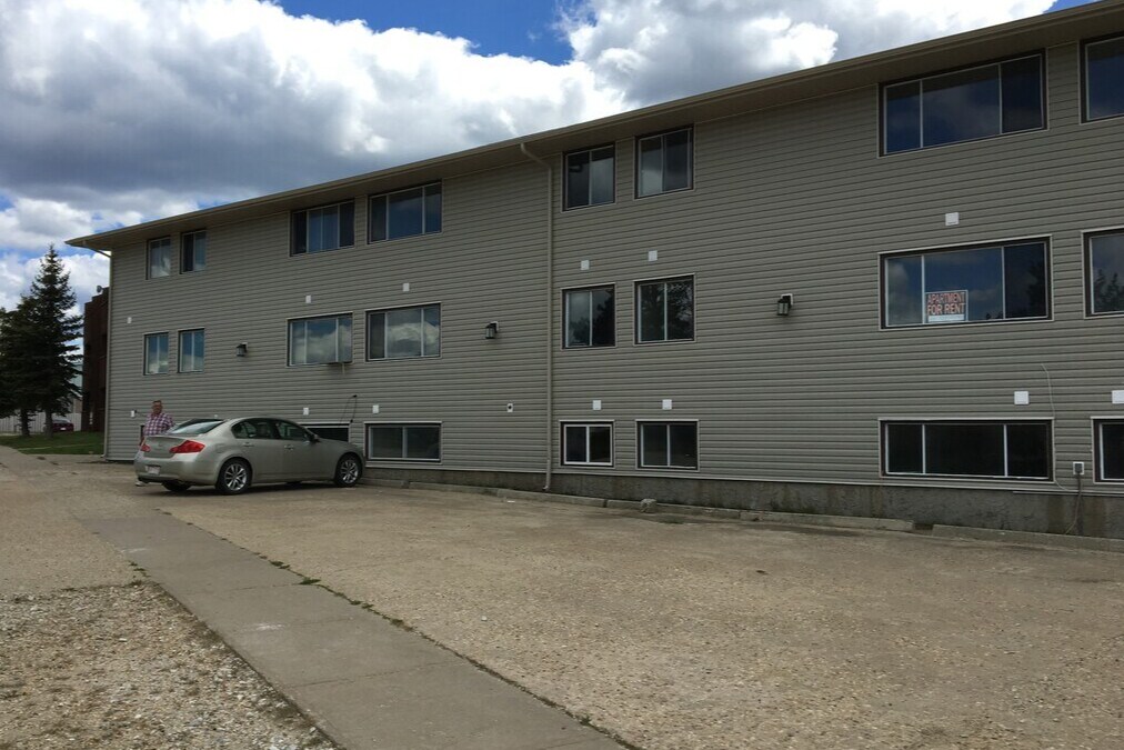 4943 Chalmers Av, Swan Hills, AB à vendre Photo du bâtiment- Image 1 de 8