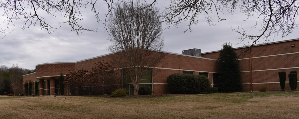 1123 Industrial Dr SW, Conover, NC for lease - Primary Photo - Image 1 of 15