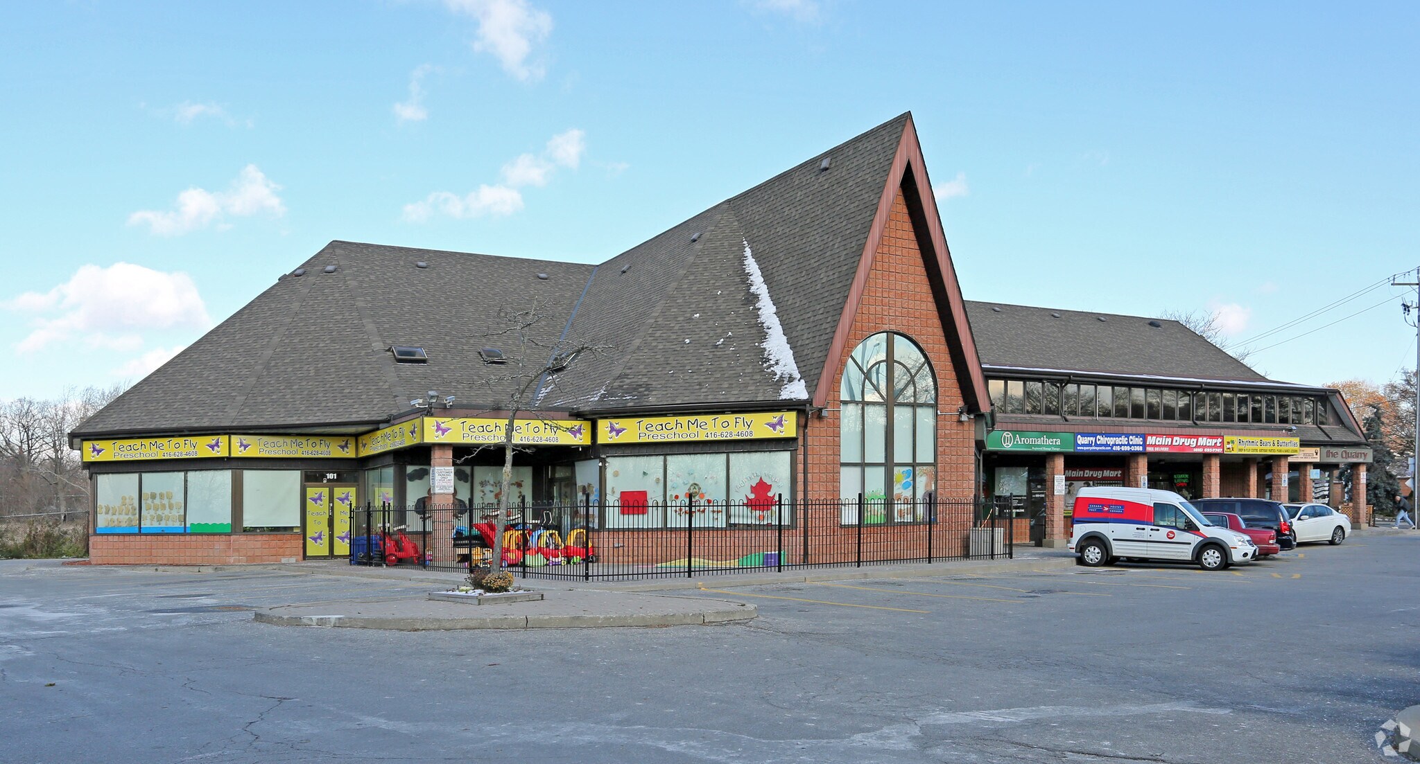 2560 Gerrard St E, Toronto, ON for sale Primary Photo- Image 1 of 1