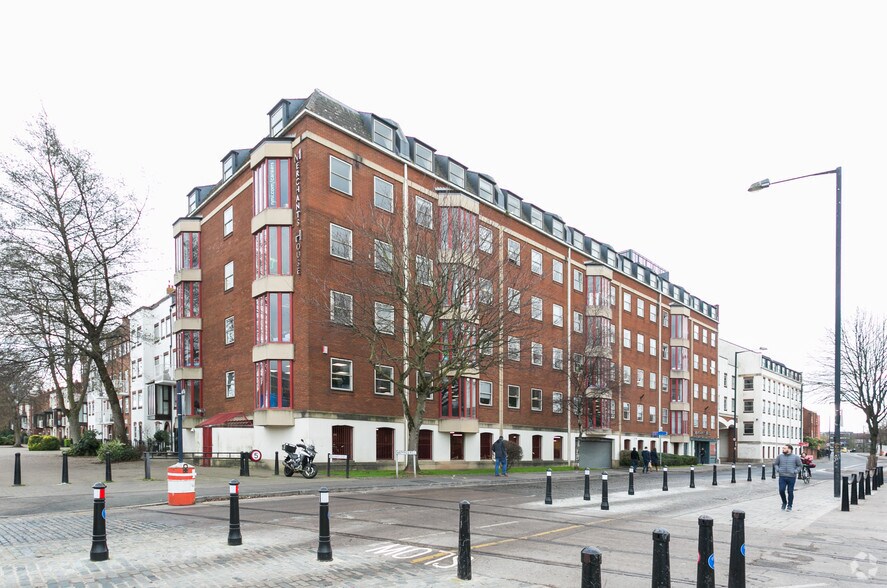 Wapping Rd, Bristol à louer - Photo du bâtiment - Image 3 de 8