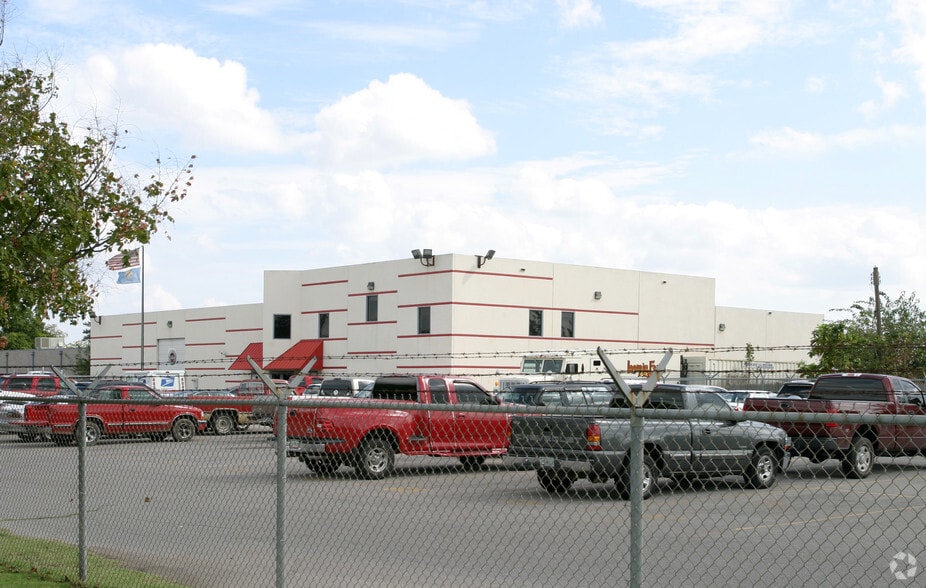 1610 NE 4th St, Oklahoma City, OK for sale - Building Photo - Image 2 of 8