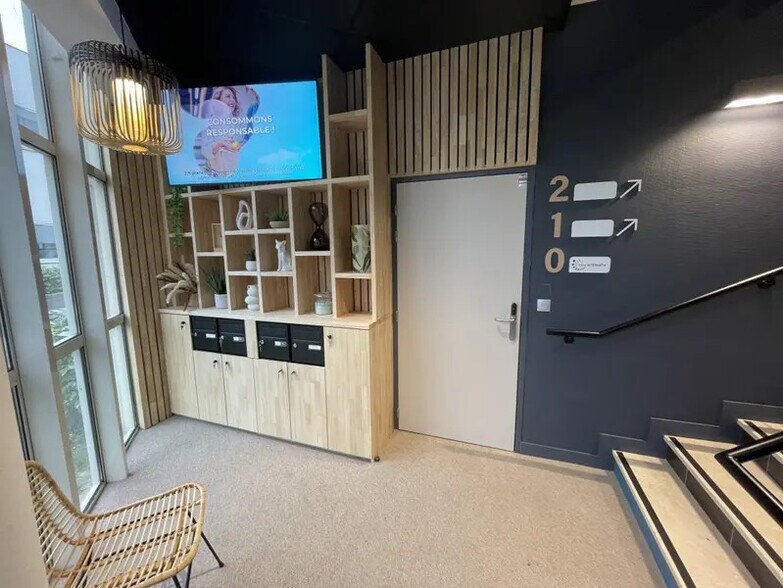 13 Avenue Du Professeur Jean Rouxel, Carquefou à louer - Hall d’entrée - Image 3 de 7
