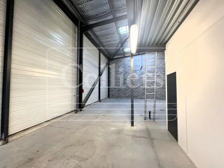 Flex in Gémenos for lease - Interior Photo - Image 3 of 5