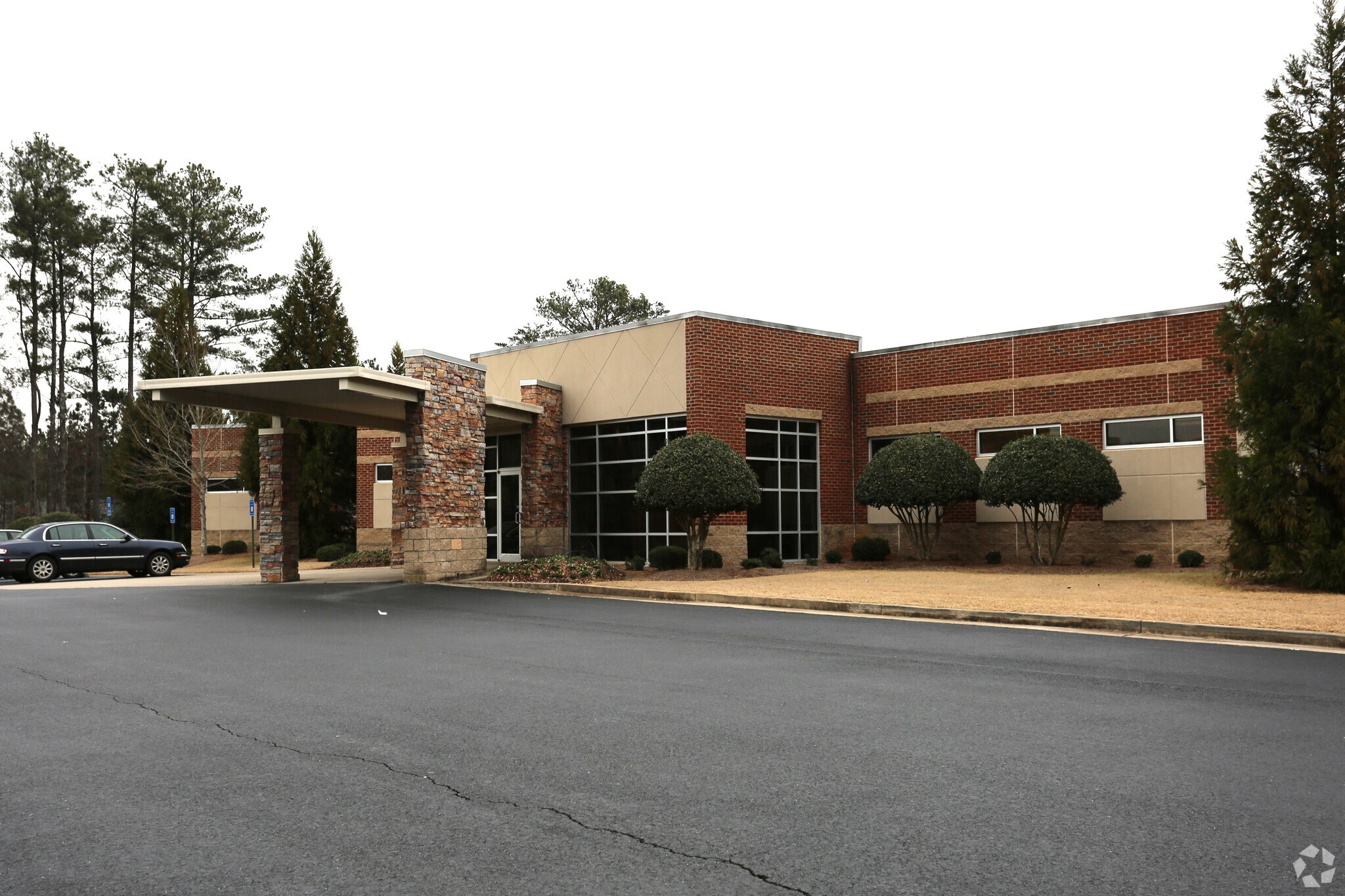 900 Sanders Rd, Cumming, GA à louer Photo principale- Image 1 de 7