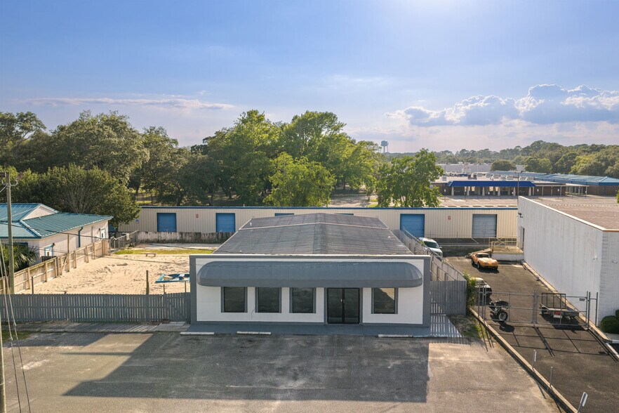 90 Mary Esther Blvd, Mary Esther, FL à louer - Photo du bâtiment - Image 2 de 33