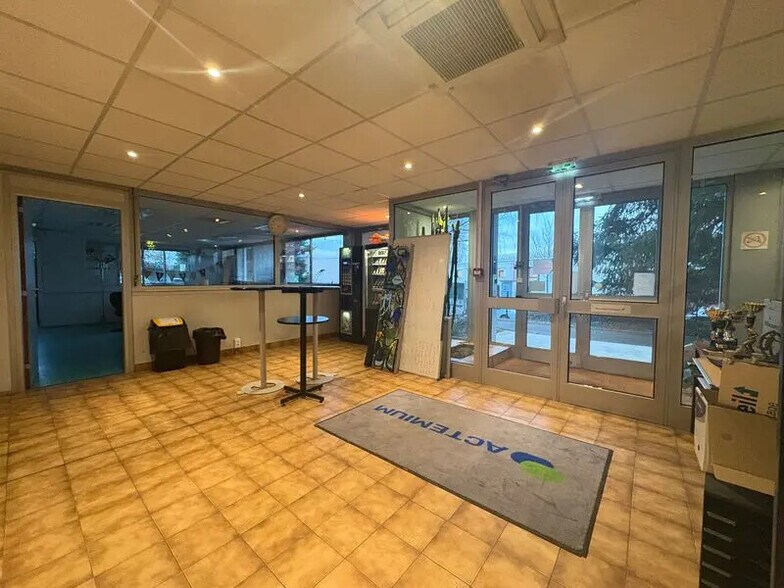 8 Chemin Des Joncs, Dardilly à vendre - Photo du bâtiment - Image 2 de 18