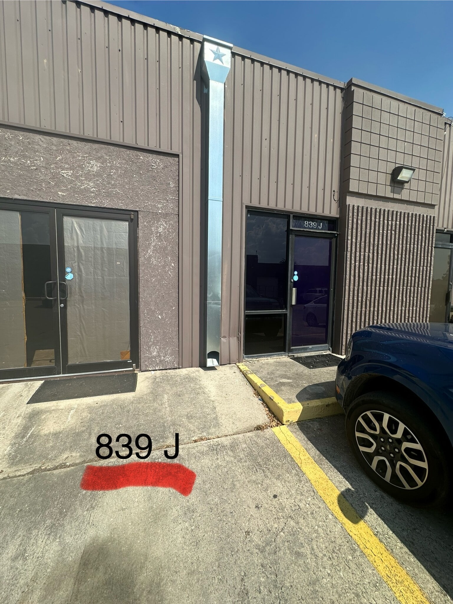 827-863 N IH 35, New Braunfels, TX for lease Interior Photo- Image 1 of 5