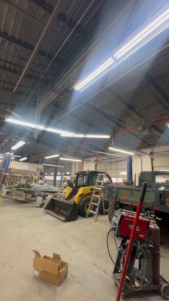 111 Jewett Ave, Staten Island, NY for lease - Commercial Listing Video - Image 2 of 14