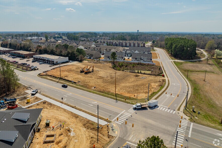 6000 Rogers Rd, Rolesville, NC à louer - Photo du bâtiment - Image 2 de 5