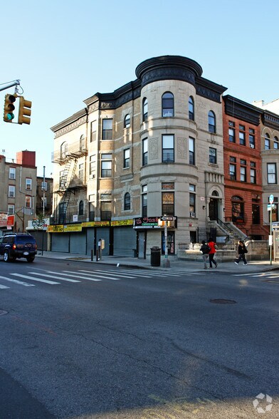 630-638 Nostrand Ave, Brooklyn, NY à louer - Photo du bâtiment - Image 2 de 4