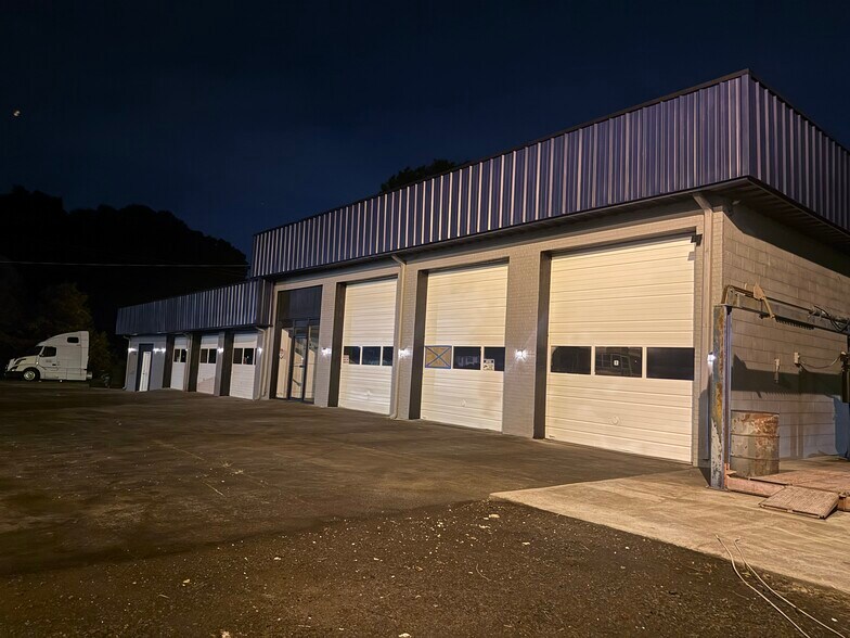 683 Fairview Rd, Ellenwood, GA à louer - Photo du bâtiment - Image 3 de 10
