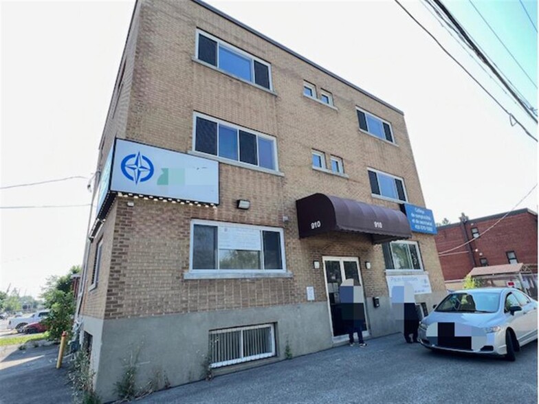 910 Boul Curé-Poirier O, Longueuil, QC à vendre - Photo principale - Image 1 de 1