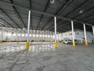 Plus de détails pour 625 N Sacramento Blvd, Chicago, IL - Industriel à louer