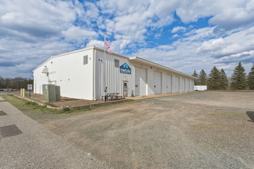 2720 & 2725 Arbor Court portefeuille de 2 propriétés à vendre sur LoopNet.ca - Photo du bâtiment - Image 2 de 65