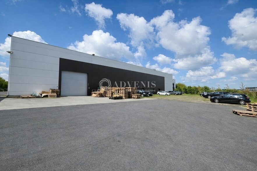 Flex in Ferrières-en-Brie for lease - Building Photo - Image 3 of 11