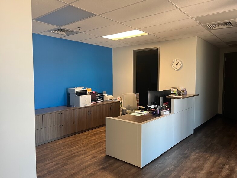 7400 Plaza Mayor Blvd, Oklahoma City, OK for lease - Interior Photo - Image 2 of 18