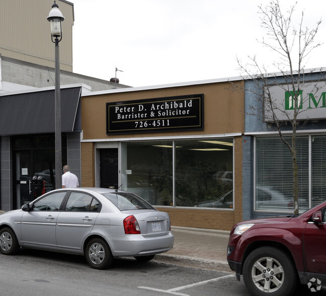 59 Collier St, Barrie, ON for lease - Building Photo - Image 2 of 2