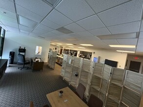 6033 NE Win Sivers Dr, Portland, OR for lease Interior Photo- Image 2 of 3