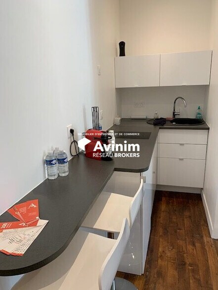 Office in Enghien-les-Bains for lease - Interior Photo - Image 3 of 6