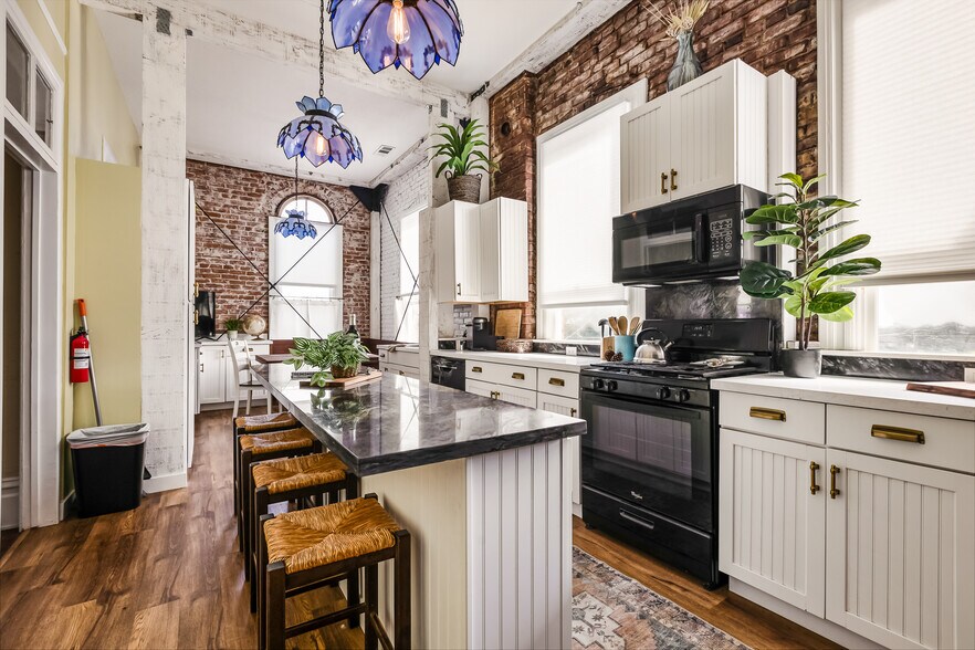 13480 E Hwy 88, Lockeford, CA à vendre - Photo du bâtiment - Image 3 de 51