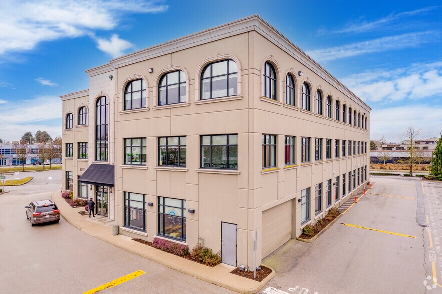 12033 Riverside Way, Richmond, BC à louer - Photo du bâtiment - Image 2 de 5