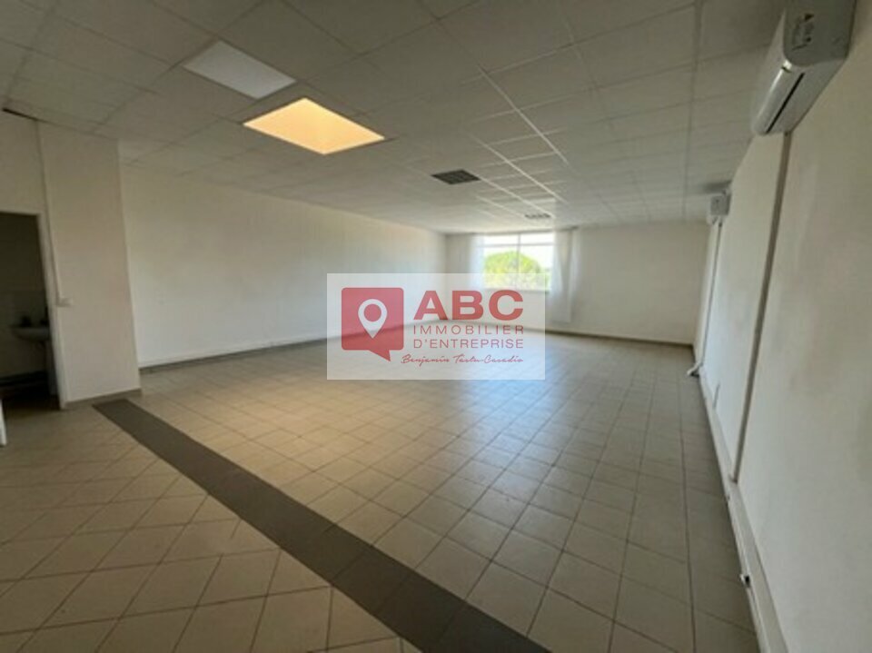 Office in Le Crès for lease Interior Photo- Image 1 of 7