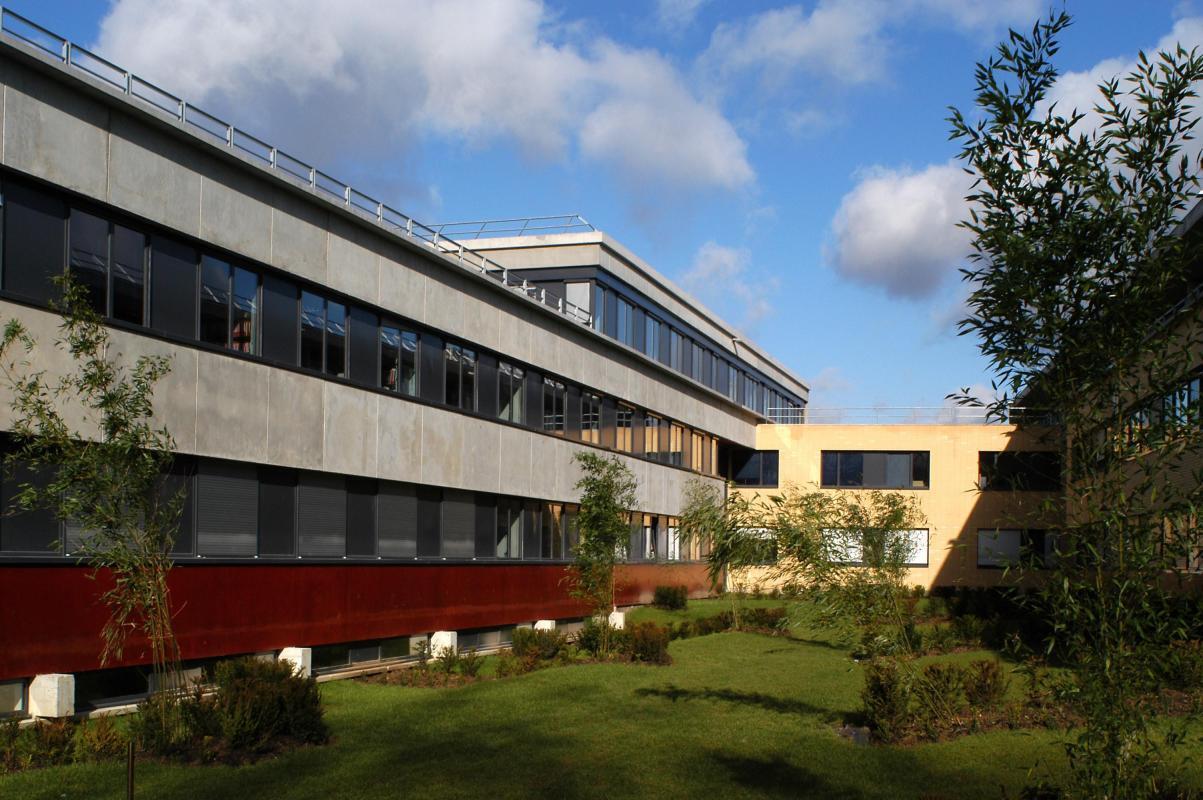 Bureau dans Champs-sur-Marne à vendre Photo du bâtiment- Image 1 de 6