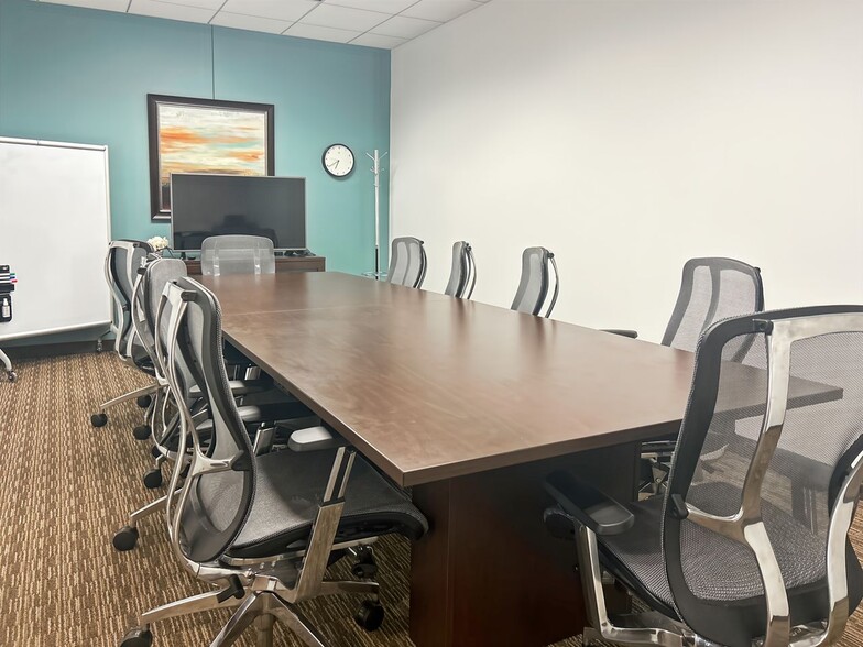 11 N Water St, Mobile, AL for lease - Interior Photo - Image 2 of 14