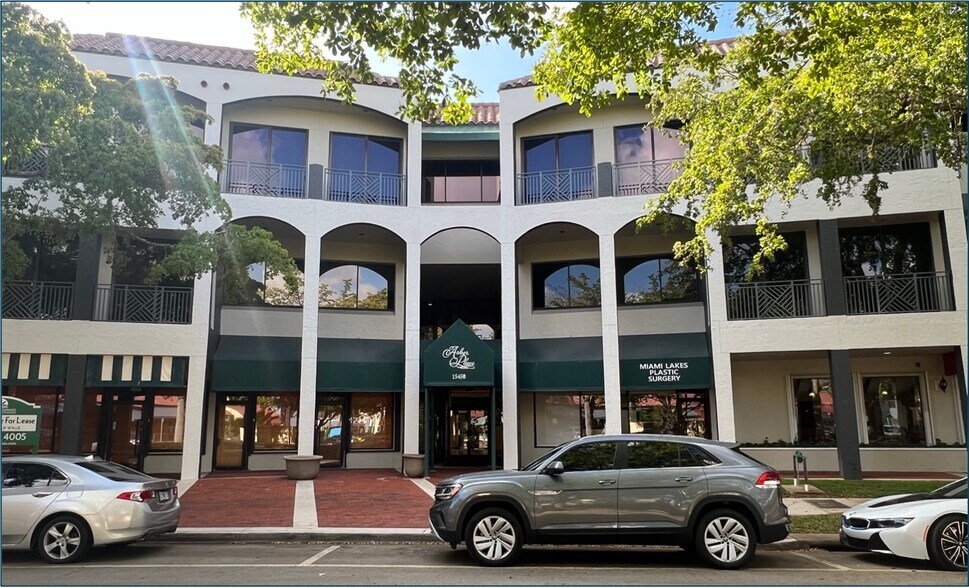 15450 New Barn Rd, Miami Lakes, FL à louer - Photo du bâtiment - Image 1 de 5