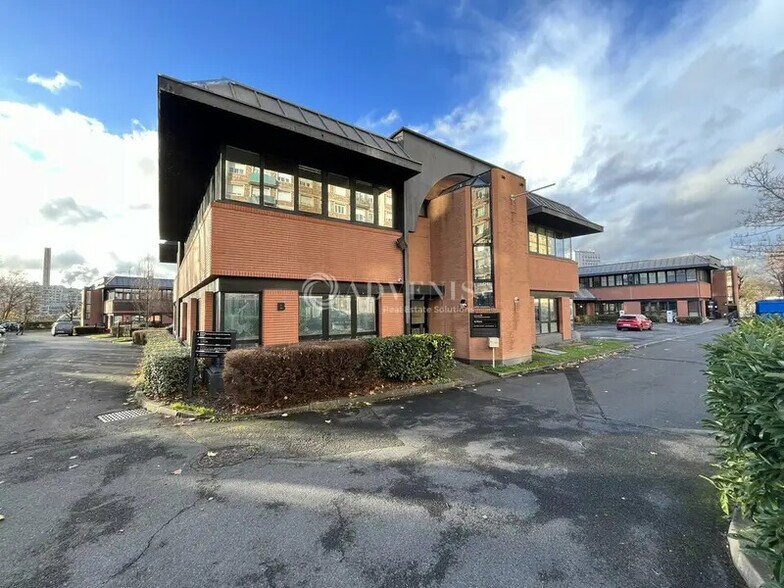 Flex in Saint-Ouen-sur-Seine for lease - Building Photo - Image 3 of 8
